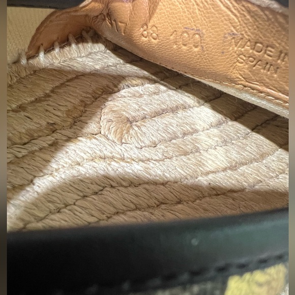 GUCCI Beige Gold GG Supreme Canvas Leather Bee Espadrilles 38 - Picture 6 of 10